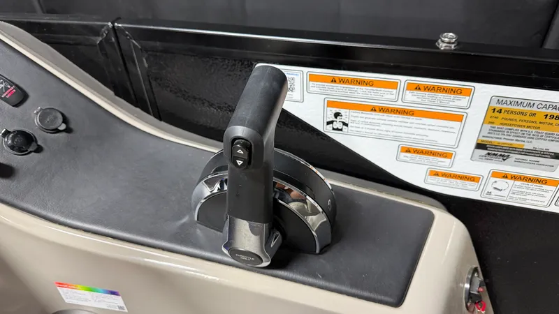 Slide: The Image of Premier 230 SUNSATION ANGLER 2023 - 39