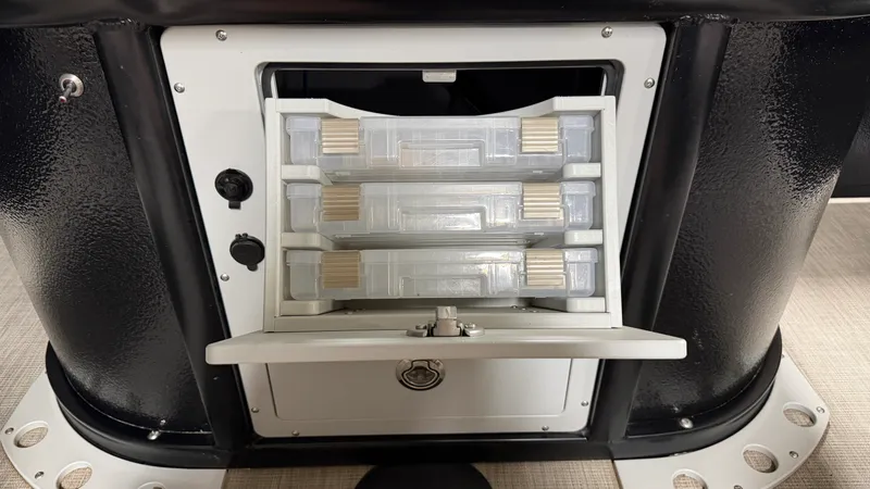 Slide: The Image of Premier 230 SUNSATION ANGLER 2023 - 66