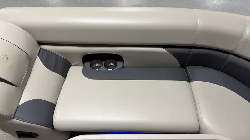 Slide: The Image of Premier 230 SUNSATION ANGLER 2023 - 15