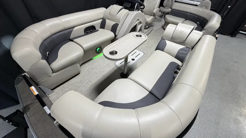 Slide: The Image of Premier 230 SUNSATION ANGLER 2023 - 10