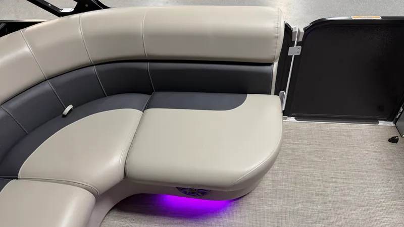 Slide: The Image of Premier 230 SUNSATION ANGLER 2023 - 48