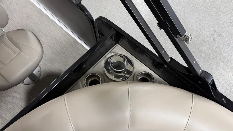 Slide: The Image of Premier 230 SUNSATION ANGLER 2023 - 52