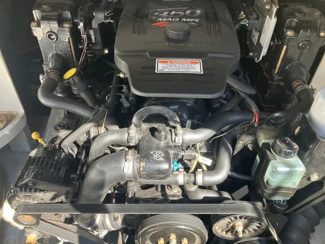 Slide: The Image of Crownline Boats Deck Boat 240 2005 - 25