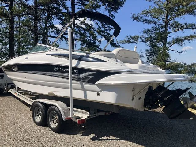 Slide: The Image of Crownline Boats Deck Boat 240 2005 - 8