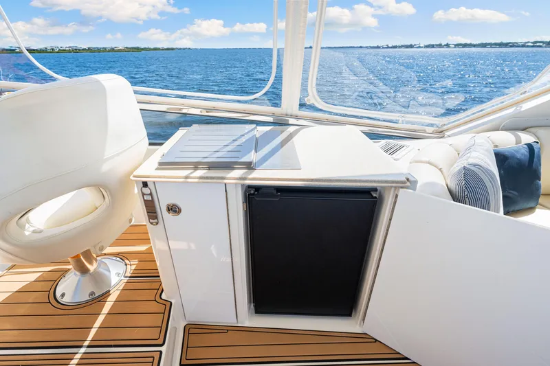 Slide: The Image of Luxurious interior of 2007 Marquis 59 Markham Edition yacht with ocean view. - 70