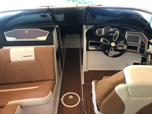 Slide: The Image of MasterCraft X22 2020 - 3