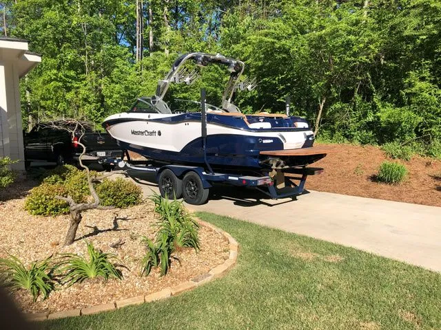 Slide: The Image of MasterCraft X22 2020 - 4