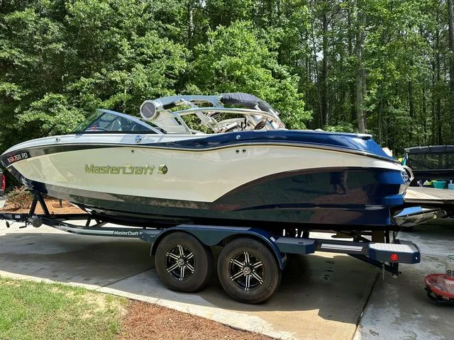 Slide: The Image of MasterCraft X22 2020 - 6