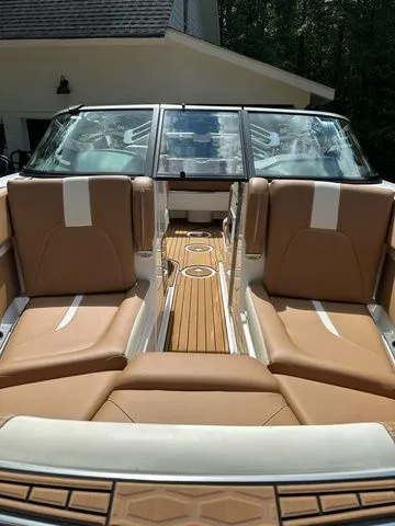 Slide: The Image of MasterCraft X22 2020 - 7