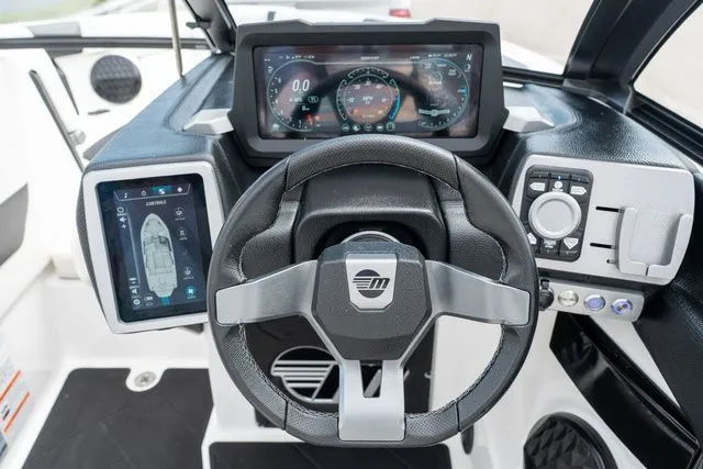 Slide: The Image of Malibu Wakesetter 23 LSV 2024 - 13