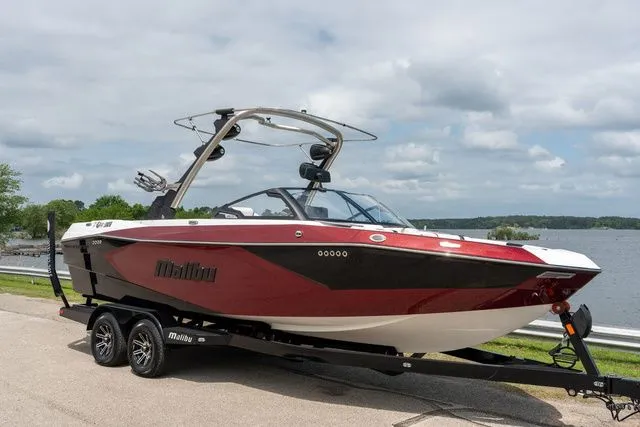 Slide: The Image of Malibu Wakesetter 23 LSV 2024 - 3