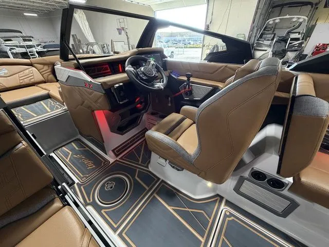 Slide: The Image of Tigé Ultré 23ZX 2026 - 13