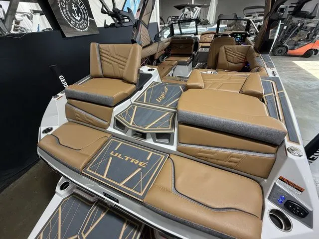 Slide: The Image of Tigé Ultré 23ZX 2026 - 7