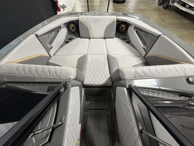 Slide: The Image of Tigé 22RZX 2023 - 15