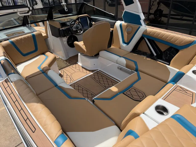 Slide: The Image of Tigé 23ZX 2022 - 11