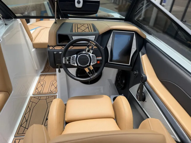 Slide: The Image of Tigé 23ZX 2022 - 17