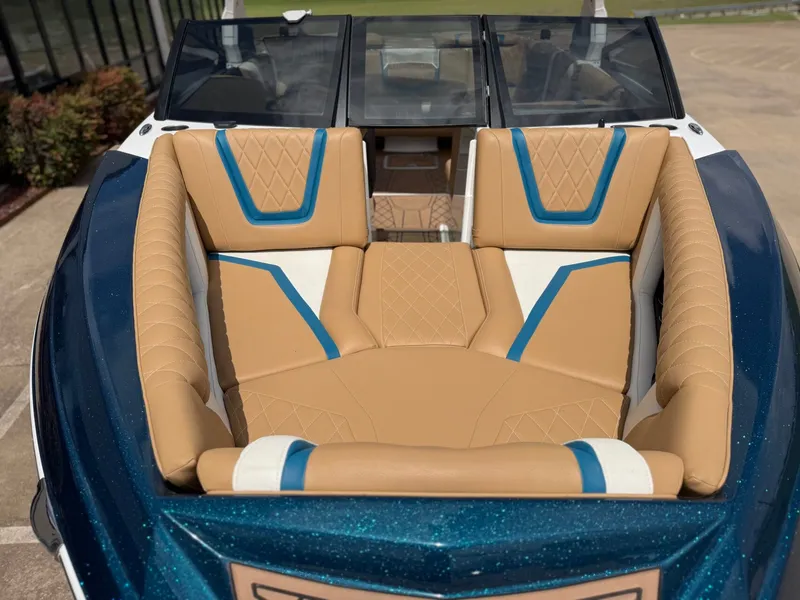 Slide: The Image of Tigé 23ZX 2022 - 19