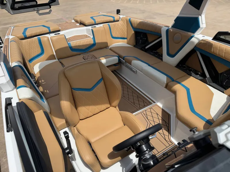 Slide: The Image of Tigé 23ZX 2022 - 20