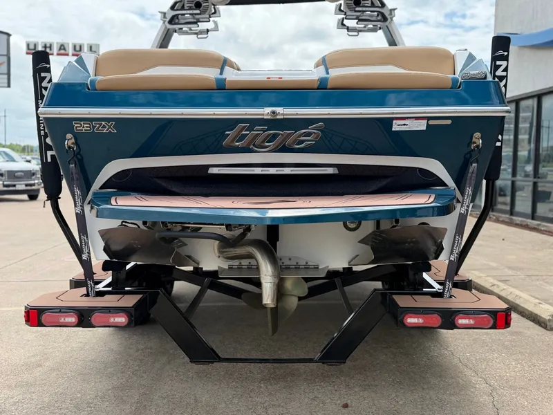 Slide: The Image of Tigé 23ZX 2022 - 4