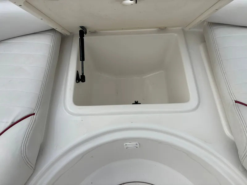 Slide: The Image of Ebbtide 2400 Sc 2004 - 12