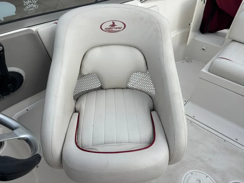 Slide: The Image of Ebbtide 2400 Sc 2004 - 27