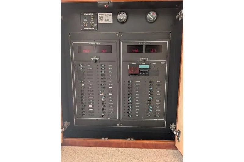 Slide: The Image of Electrical control panel on a 2005 Egg Harbor 43 SportYacht. - 75
