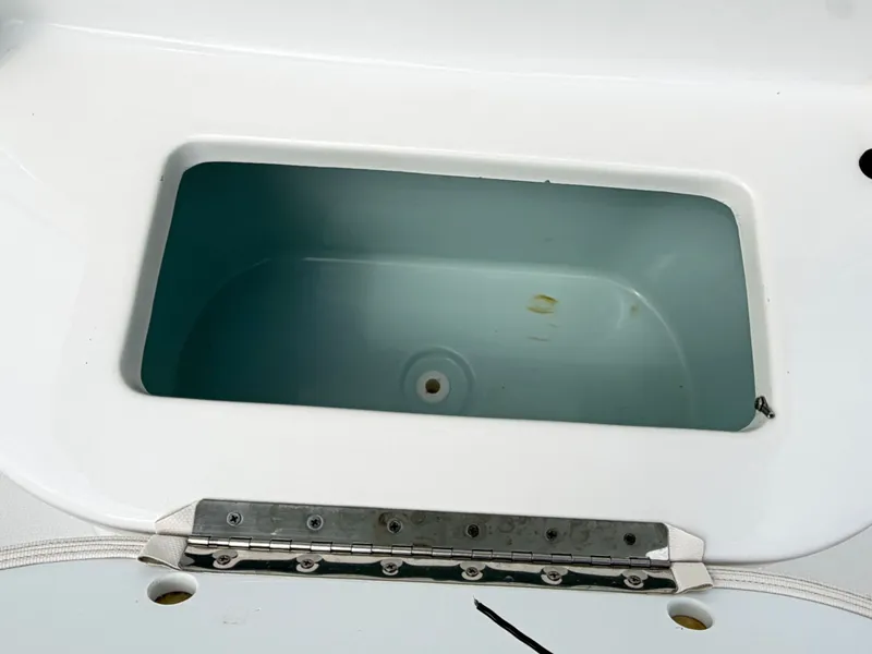 Slide: The Image of Interior view of a 2021 Sea Hunt Ultra 239 SE boat. - 17