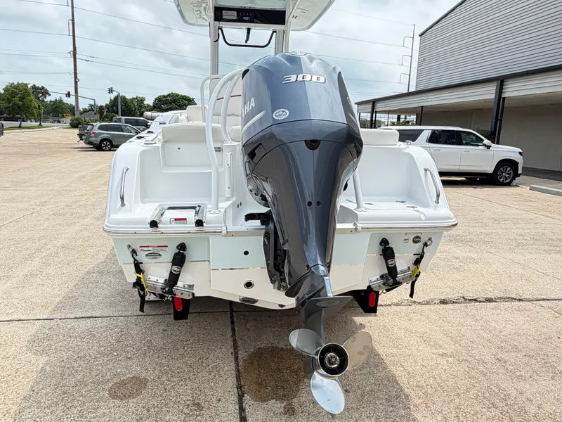 Slide: The Image of Rear view of a 2021 Sea Hunt Ultra 239 SE with Yamaha 300 engine. - 7