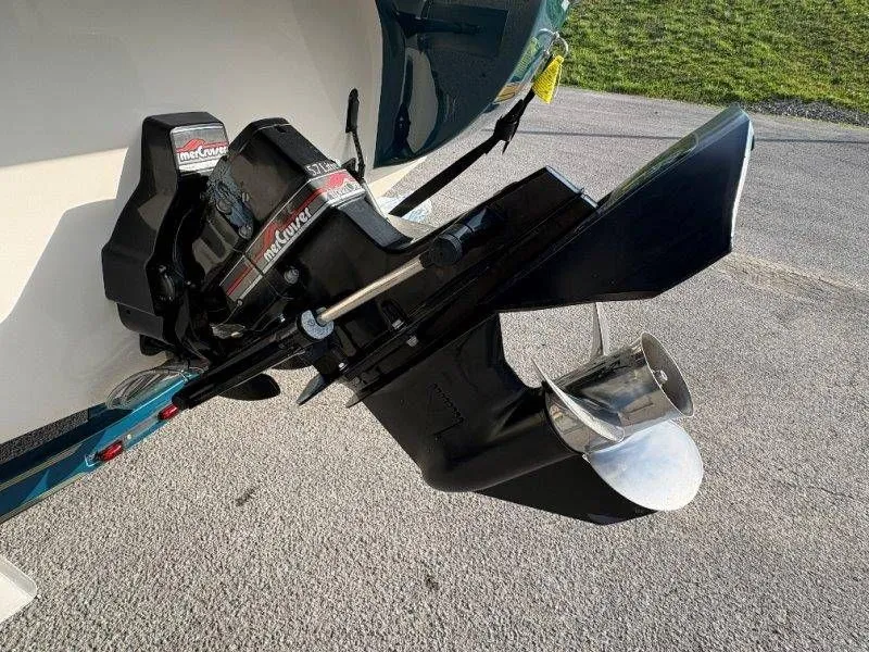 Slide: The Image of Crownline Boats 210 BR 1995 - 38