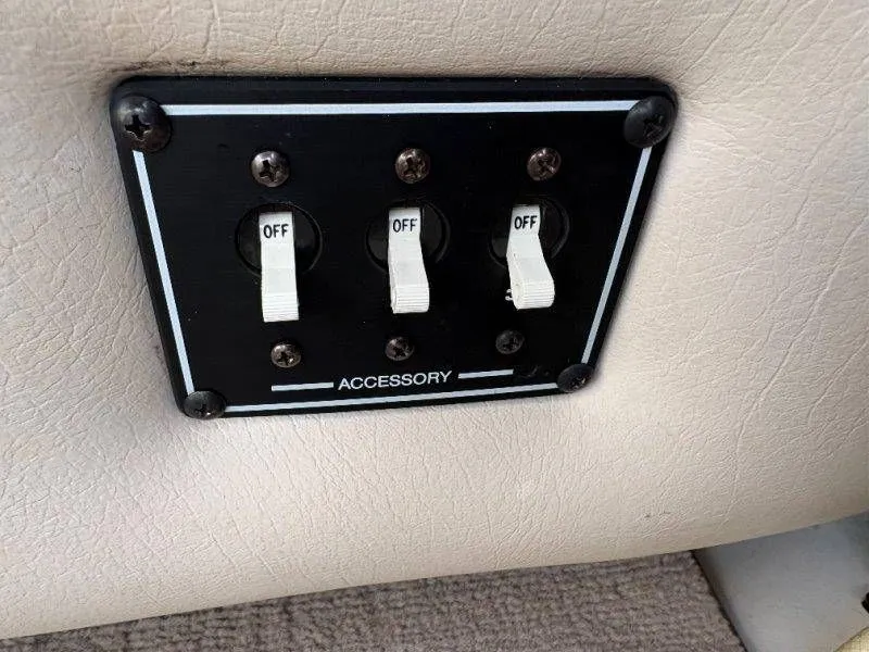 Slide: The Image of Crownline Boats 210 BR 1995 - 50