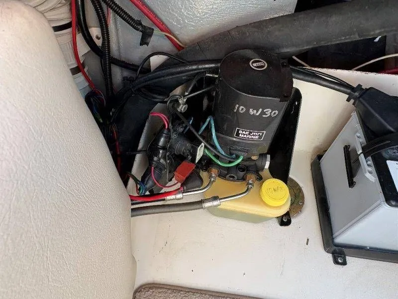 Slide: The Image of Crownline Boats 210 BR 1995 - 51