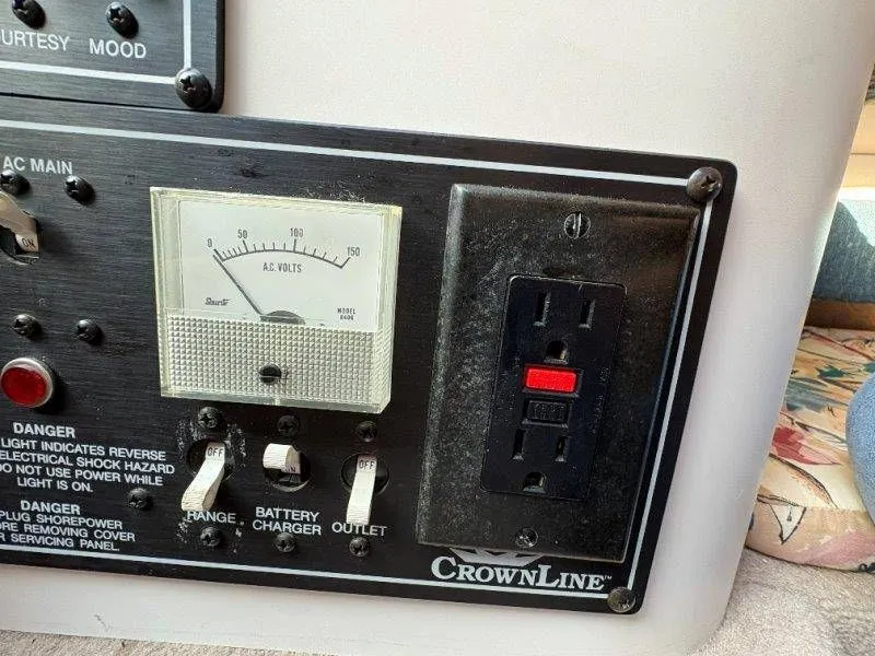 Slide: The Image of Crownline Boats 210 BR 1995 - 67