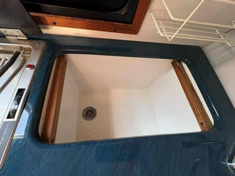 Slide: The Image of Crownline Boats 210 BR 1995 - 68