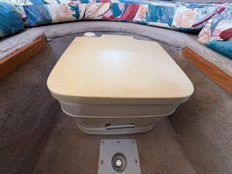 Slide: The Image of Crownline Boats 210 BR 1995 - 80