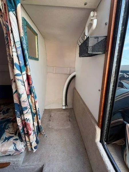 Slide: The Image of Crownline Boats 210 BR 1995 - 85