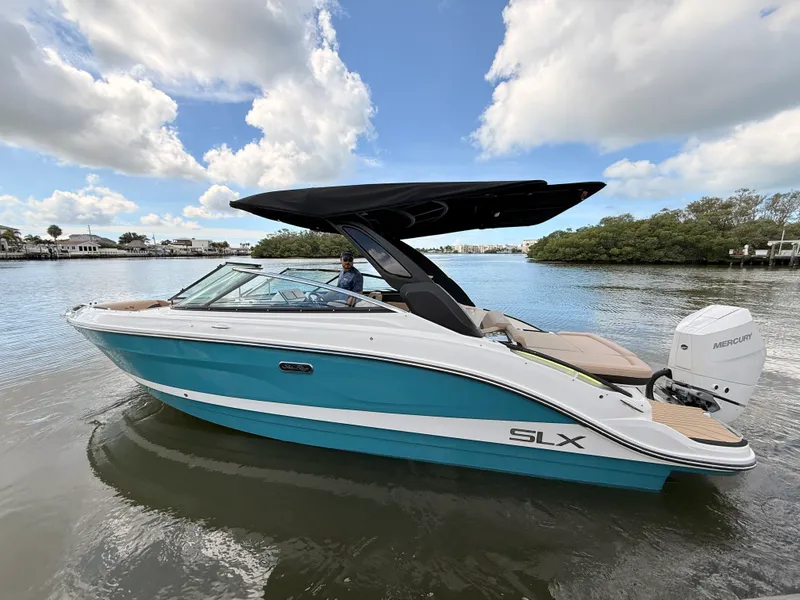 The Image of Sea Ray SLX 260 Outboard 2027 - 0