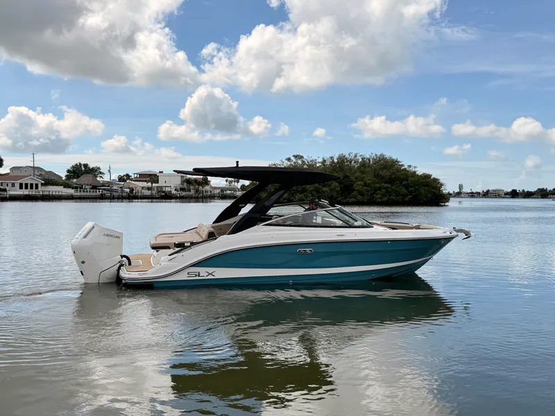 Slide: The Image of Sea Ray SLX 260 Outboard 2027 - 10