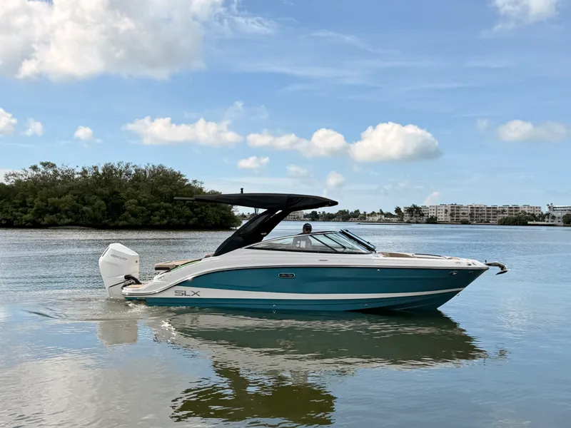 Slide: The Image of Sea Ray SLX 260 Outboard 2027 - 11