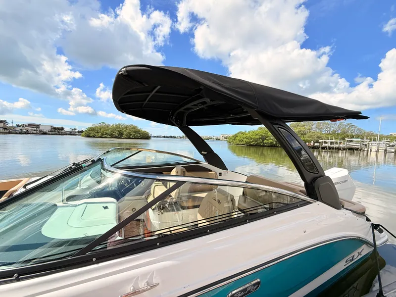 Slide: The Image of Sea Ray SLX 260 Outboard 2027 - 20