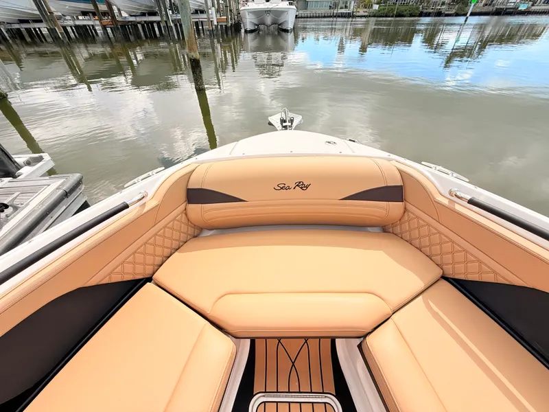 Slide: The Image of Sea Ray SLX 260 Outboard 2027 - 64
