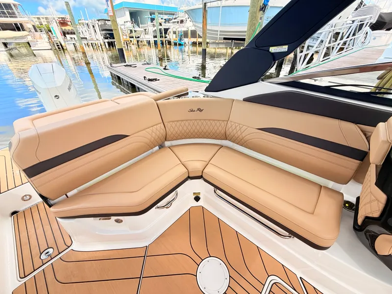Slide: The Image of Sea Ray SLX 260 Outboard 2027 - 36