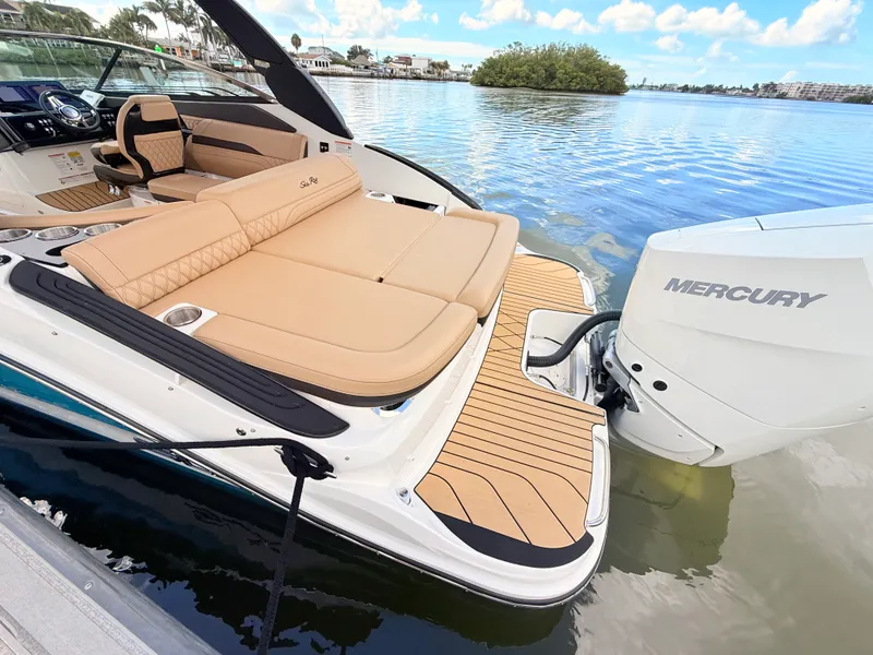 Slide: The Image of Sea Ray SLX 260 Outboard 2027 - 23
