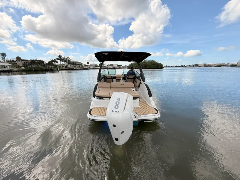 Slide: The Image of Sea Ray SLX 260 Outboard 2027 - 5