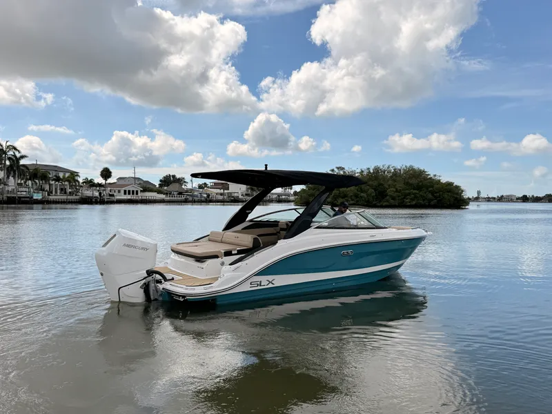 Slide: The Image of Sea Ray SLX 260 Outboard 2027 - 8