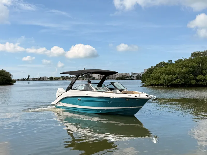 Slide: The Image of Sea Ray SLX 260 Outboard 2027 - 13