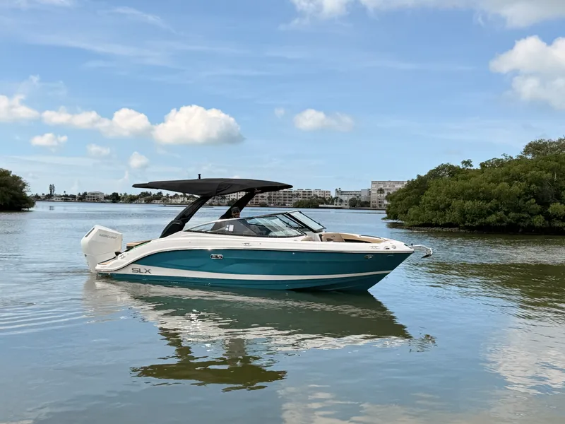 Slide: The Image of Sea Ray SLX 260 Outboard 2027 - 12