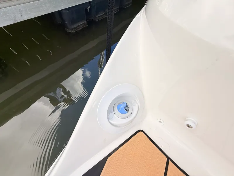 Slide: The Image of Sea Ray SLX 260 Outboard 2027 - 32
