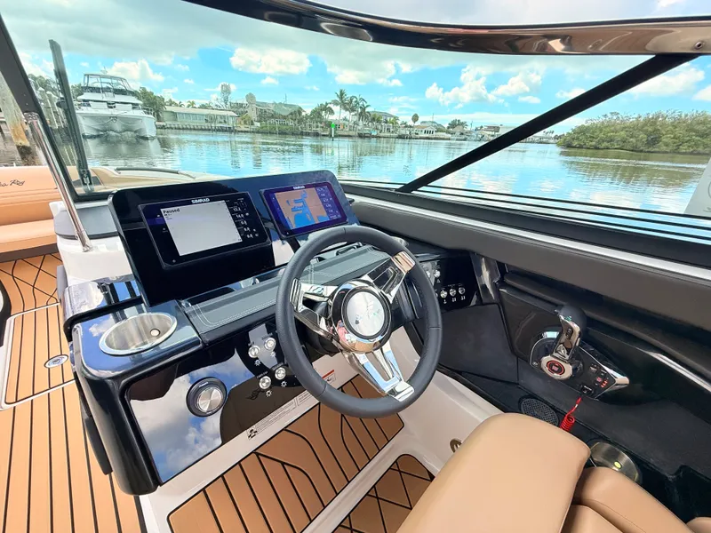 Slide: The Image of Sea Ray SLX 260 Outboard 2027 - 45