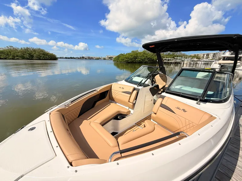 Slide: The Image of Sea Ray SLX 260 Outboard 2027 - 21
