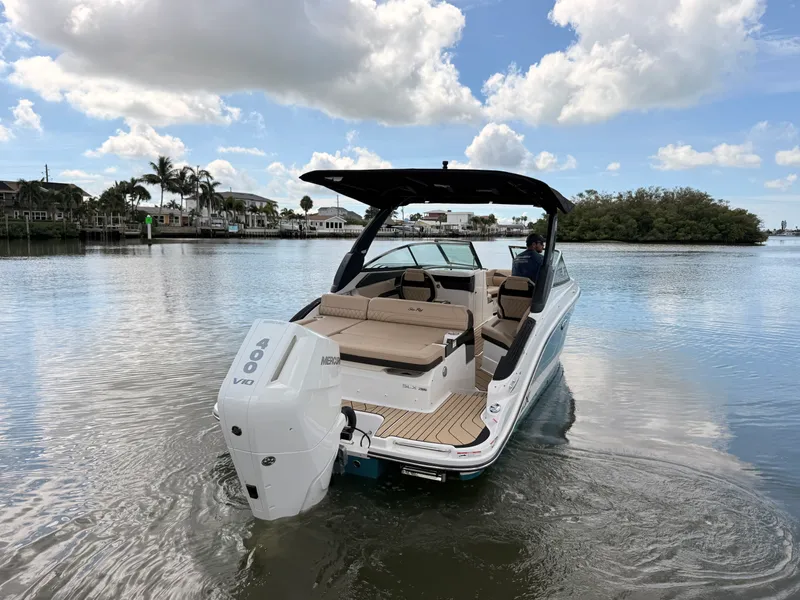 Slide: The Image of Sea Ray SLX 260 Outboard 2027 - 6